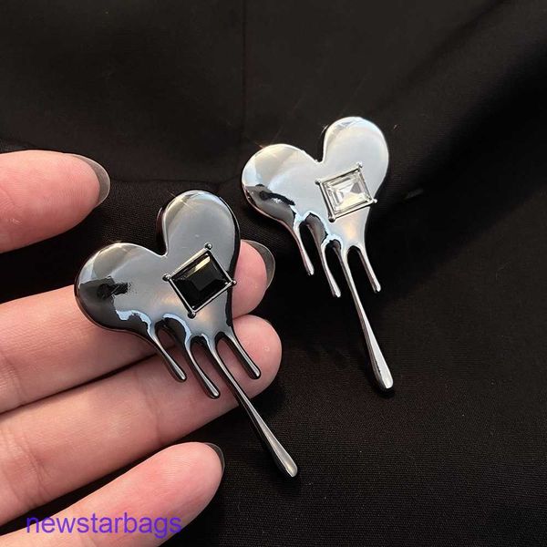 

manufacturer gift wholesale fashionable lava love brooch cool creative niche design heart shaped suit pin collar accessories trend, Gray