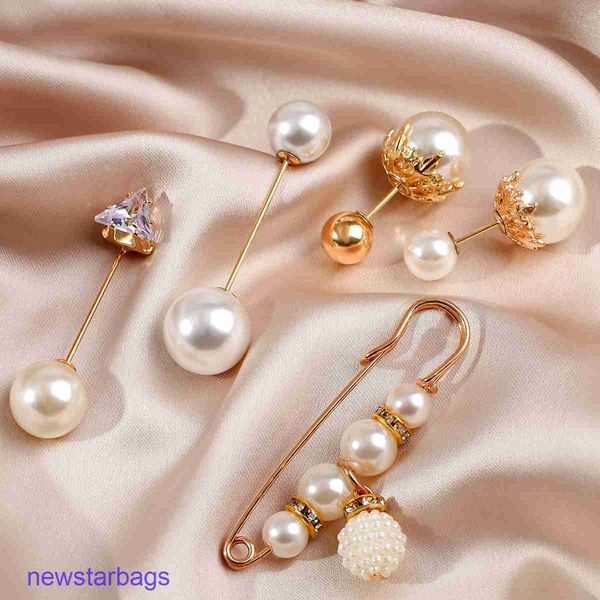 

manufacturer gift wholesale light proof pin zircon bow high grade christmas pearl brooch simple, Gray
