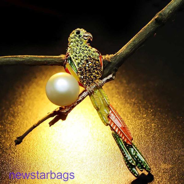 

manufacturer gift wholesale jewelry trend handmade enamel parrot brooch natural freshwater pearl pin, Gray