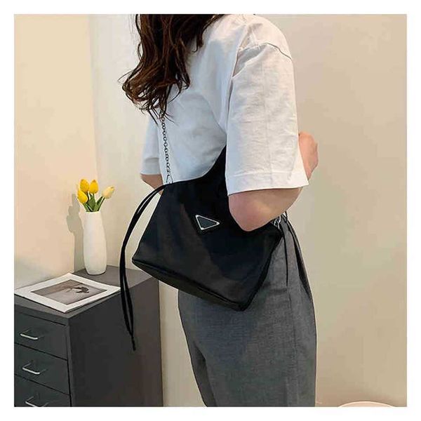 

70% off handbags outlet sale female fashion waterproof cloth leisure one chain