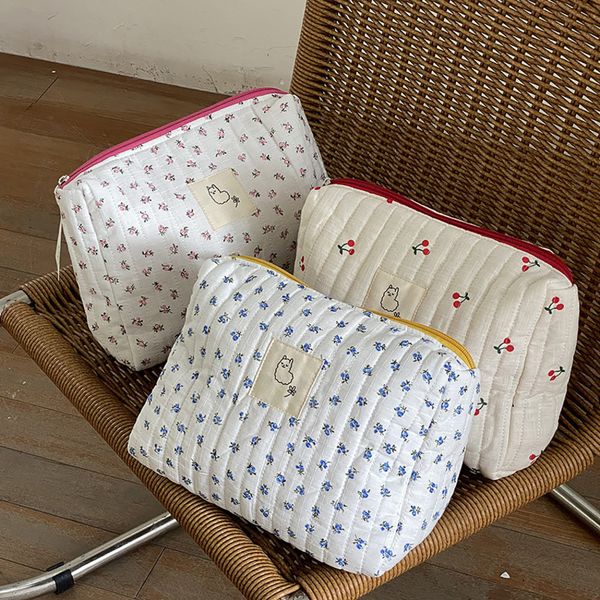 

cosmetic bags cases korean quilted makeup bag for women cosmetic storage bag portable toiletry bags female beauty case cotton floral cosmeti