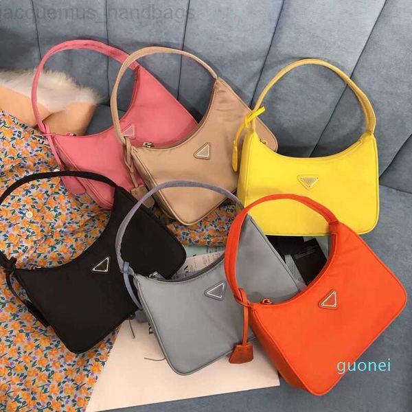 

p bag designer hobo shoulder bag for womenmessenger promotion chest pack lady tote chains handbags presbyopic purse bags 2022 pravda c3yj