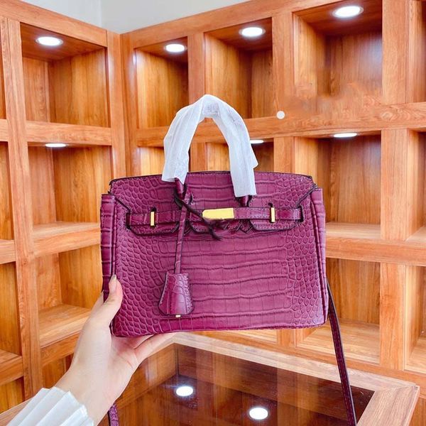 

handbag designer victorine wallet shoulder bag crocodile leather new portable womens bag fashion large capacity single shoulder diagonal bag