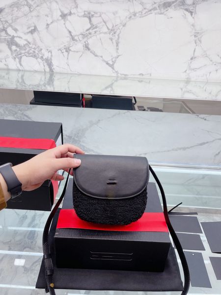 

lamb wool fashion designer one shoulder bag luxury handbag crossbody bag messenger bag large capacity wallet vintage metal locking buckle