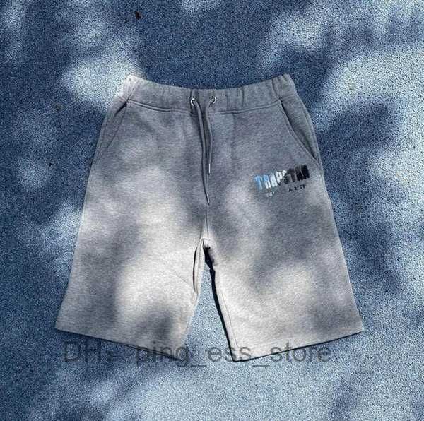 

22ss summer trapstar man designers clothes mens women short t shirts tracksuit tees or shorts sport t-shirt high street hip hop trapstar. 52, White;black