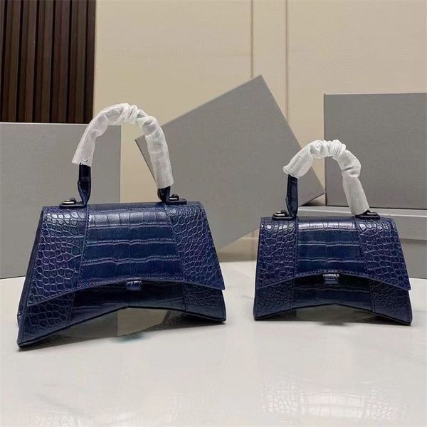 

outdoor travel b luxury bag mens designer bags curved shape hourglass single handle sacoche sport casual black white simple fashion handbag