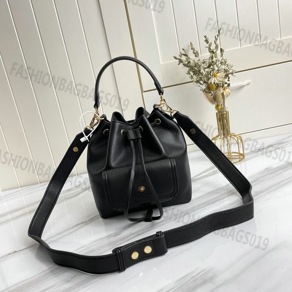 

m57687 drawstring lockme leather bucket shoulder bag luxurys designer crossbody aged gold-color hardware turn lock duffle handle bags handba