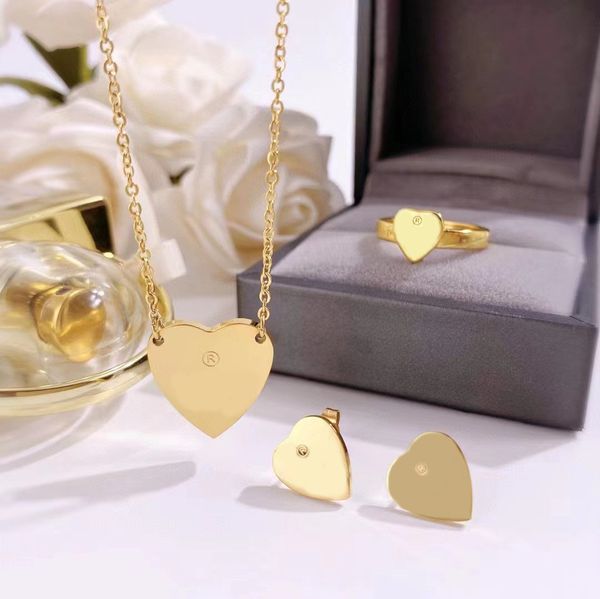 

valentine day heart necklace men jewellery designer chains retro classic letter pendant luxury female stainless steel gold silver plated lov