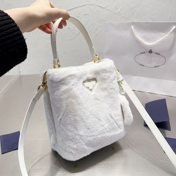

fur bucket designer bag sherpa handbag purse fuzzy crossbody bags sign detachable adjustable leather strap removable name tag magnetic
