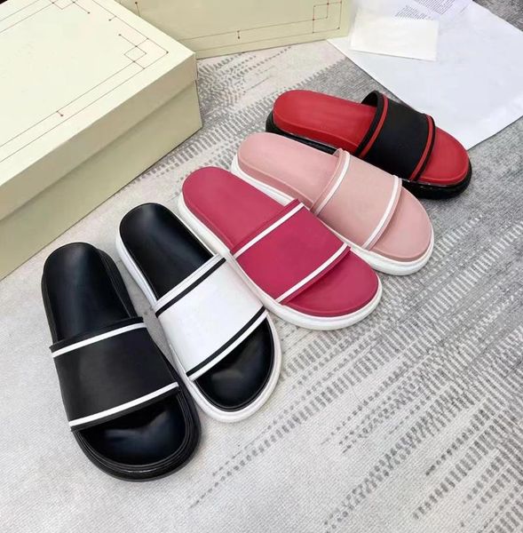 

2023 new fashion women sandals rubber leather slippers summer flat stylist slides ladies beach sandal party wedding slipper with high qualit, Black