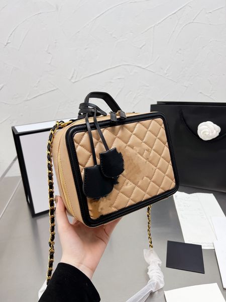 

one shoulder bag designer handbag zipper purse classic logo fashion crossbody bag makeup bag brand luxury bag tote bag