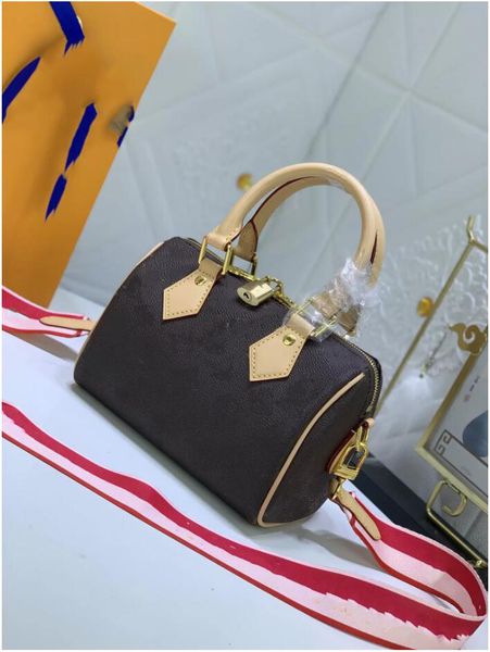 

2023 luxury designer shoulder bag with large internal capacity 45957