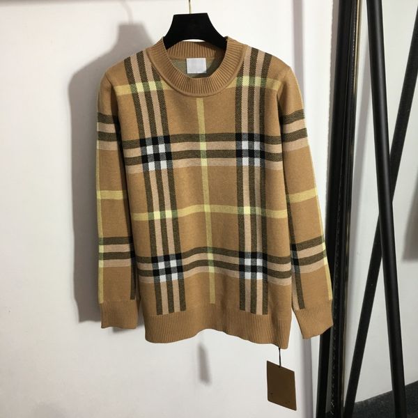 

autumn and winter style new classic plaid round neck pullover, White;black