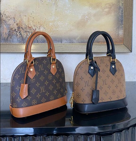 

2023 alma bb fashion women shoulder bags retro luxurys designers bag leather handbags shell wallet purse ladies cosmetic crossbody bags tote