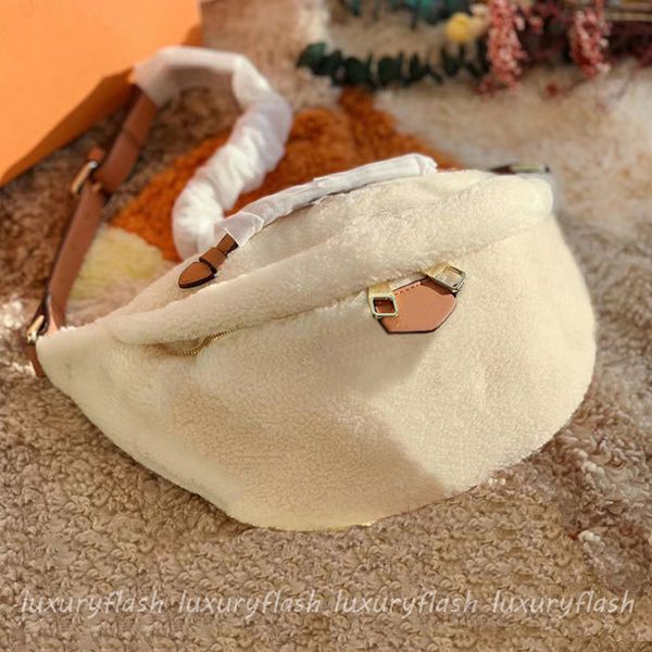 

designer plush chest bags fashion womens crossbody bags mens luxurys winter 2023 cross body fashion lambswool vintage waist purses