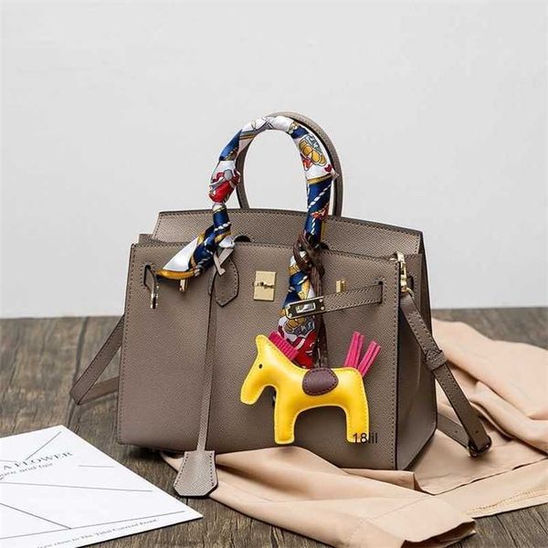

designer bags birkin herme 5a women hand the same bag is just 30 years old. womens fashion and versatile highcapacity portable single shou 1