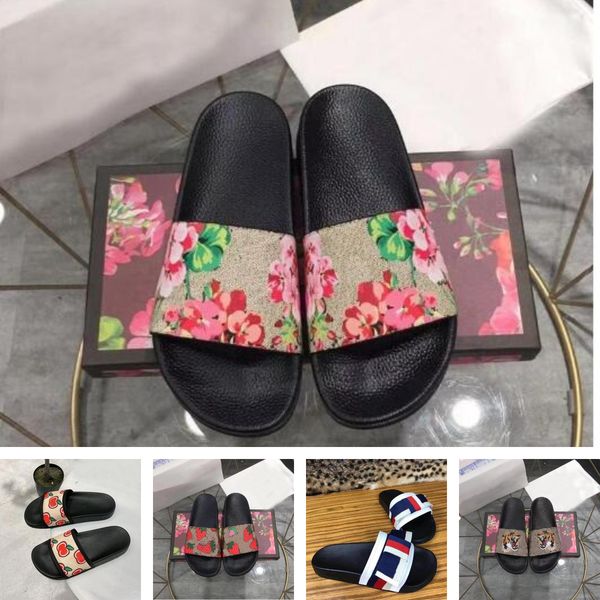 

designer slippers men women slides rubber slides sandal flat blooms strawberry tiger bees green red white shoes summer beach outdoor flip fl, Black