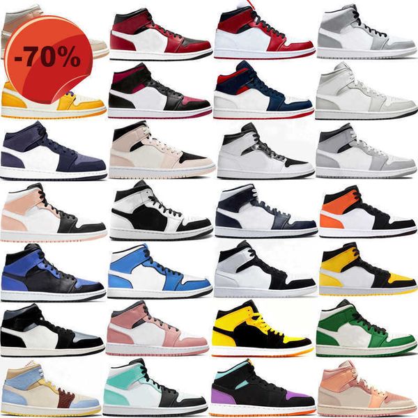 

boots basketball shoes basketball shoes 1s man woman mens sneakers mid 1 light smoke grey chicago pink quartz obsidian turf orange sanded pu, Black