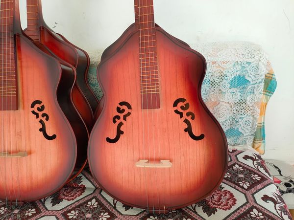 

komuz mongolian national plucked stringed instrument for professonal perforamce