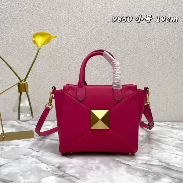 

2023 designer handbag shoulder chain bag clutch flap totes bags wallet check velour thread purse double letters solid hasp waist square stri