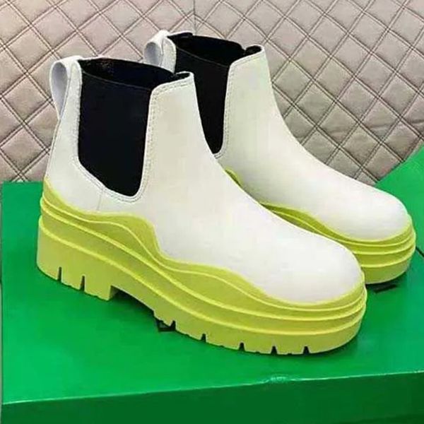 

2023 classic women snow boots ankle boot luxurious comfort delicate rubber outsole leather martin red green blue anti-slip wave colorful, Black