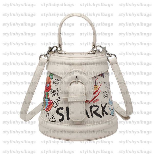 

shoulder bags luxury designer bags fashion trends printed graffiti bear bucket bag female handbag summer 012023h