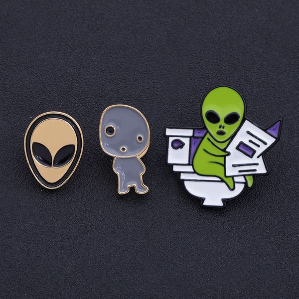 

halloween brooch et alien reading newspaper badge cartoon dripping oil lovely alloy jewelry accessories, Blue
