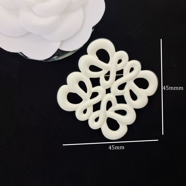 

luxury brooches women designer brooch 18k gold silver plated inlay crystal rhinestone jewelry broche charm men pearl badge broches party wed