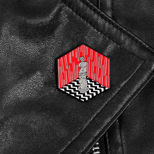 

venus de milo enamel brooches lynch style twin peaks lapel pins shirt bag fashion art badge punk tv jewelry gift for friends, Blue