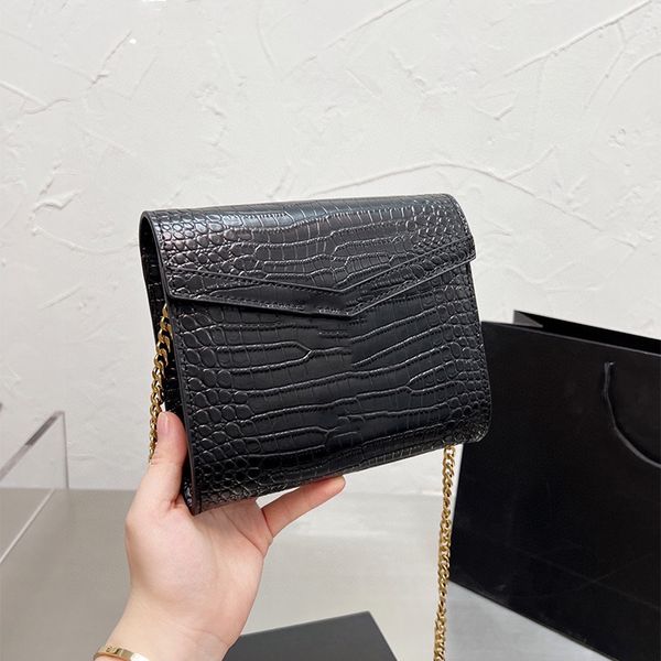 

woman shoulder crossbody bag designers messenger bag womens luxurys black handbag genuine leather cross body classic fashion gold chain hand