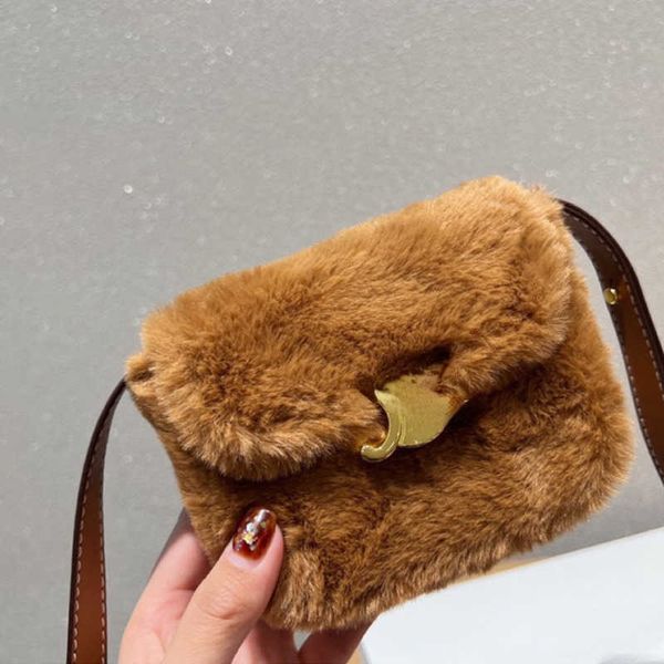 

evening bags autumn and winter 2023 colours trend new woolly mouth red bag triumphal arch zero wallet one shoulder messenger plush mini