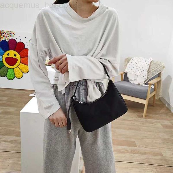 

prad bag fashion temperament hand-held medieval armpit stick retro shoulder bag