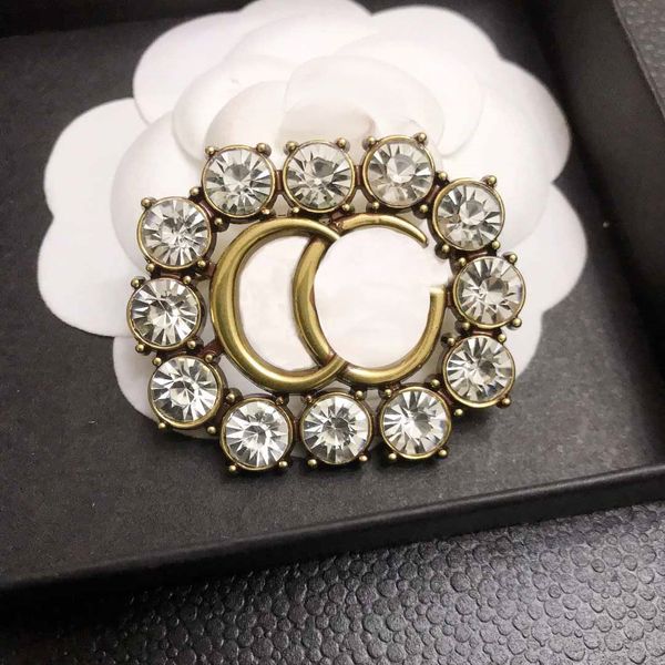 

wholesale designer fashion diamond letter brooch temperament trend coat suit accessories wedding party female jewerlry accessories high-qual, Gray