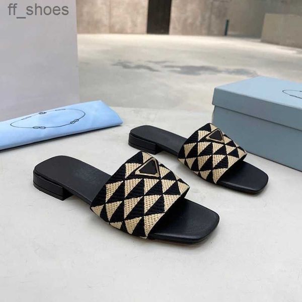 

2023 new embroidered fabric slides slippers black beige multicolor embroidery mules womens home flip flops casual sandals summer leather fla