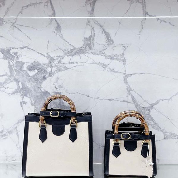 

designer fashion designer bags plain luxury large capacity tote bag shopping totes beige black versatile bags classic bamboo tote bag stylis