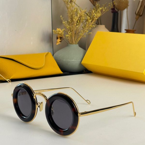 

womens sunglasses for women men sun glasses mens fashion style protects eyes uv400 lens with random box and case 40094, White;black