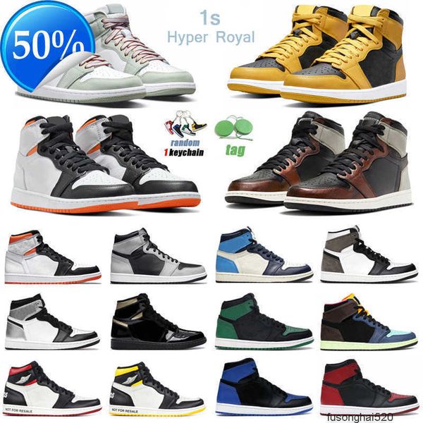 

2022 r 1s high og basketball shoes for men women 1 hyper royal university blue electro orange shadow 2.0 gym red mens jordens jordon fzb7, Black