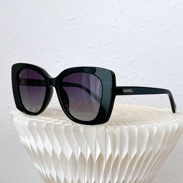 

2023 new korean for men women uv protection and shading fashion box sunglasses ch5504, White;black