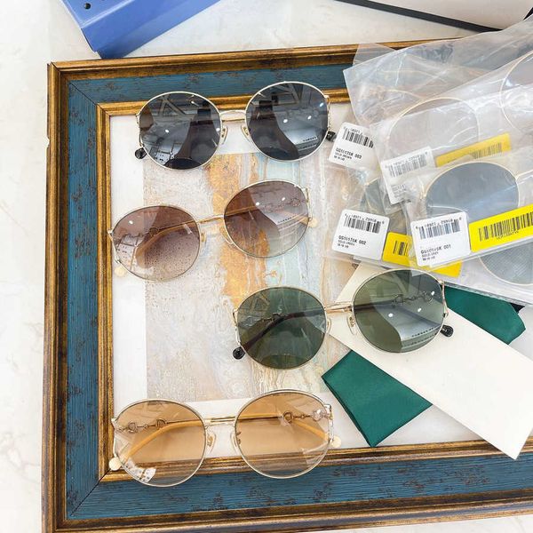 

2023 new luxury designer g family round fashion trend versatile ins fengwang red same sunglasses gg1017, White;black