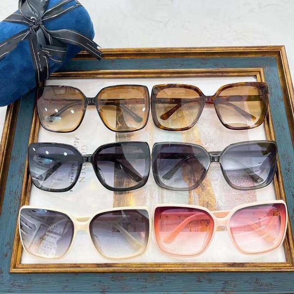 

2023 luxury designer sunglasses g family's new online red same candy color japanese and ins sunglasses women's versatile fashion g, White;black