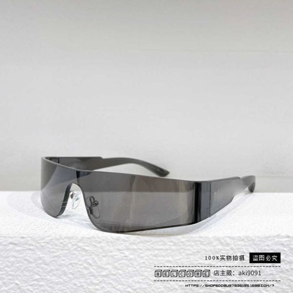

2023 new luxury designer family b's new future technology wind sensing sunglasses ins popular online star same sunglasses bb0041, White;black