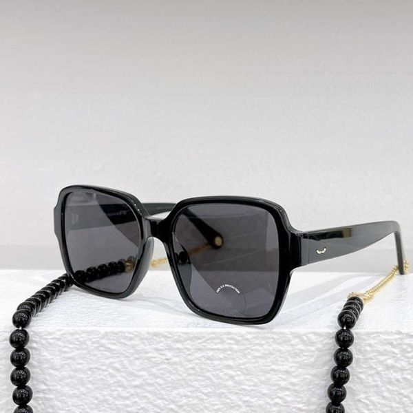 

2023 new luxury designer popular on internet the same small fragrant style beaded chain sunglasses for women 3445 are fashionable high-end a, White;black