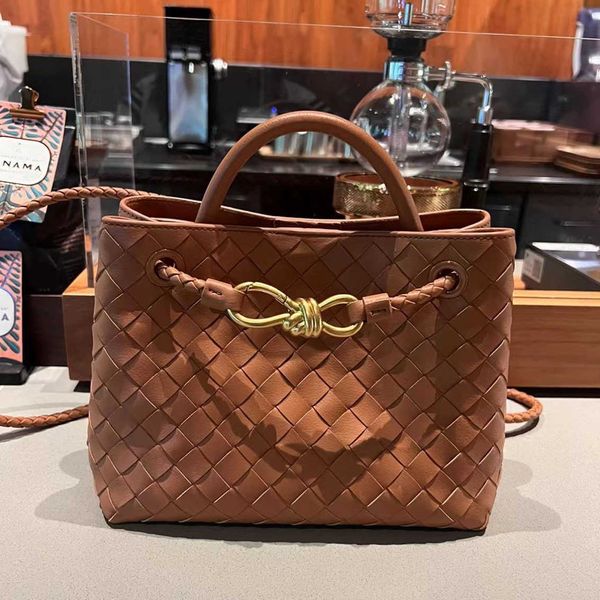 

2023 cowhide botegas designer summer new andiamo bag woven basket women's single shoulder crossbody handheld 7afm