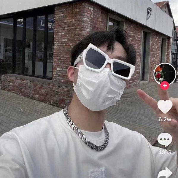 

2023 new luxury designer lvjia's new super style eyebrow lifting personalized with irregular size ins sunglasses z1445e, White;black