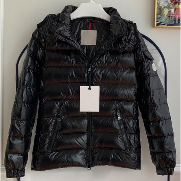 

8.1 black fashion hooded zipper keep warm windproof women's down coat