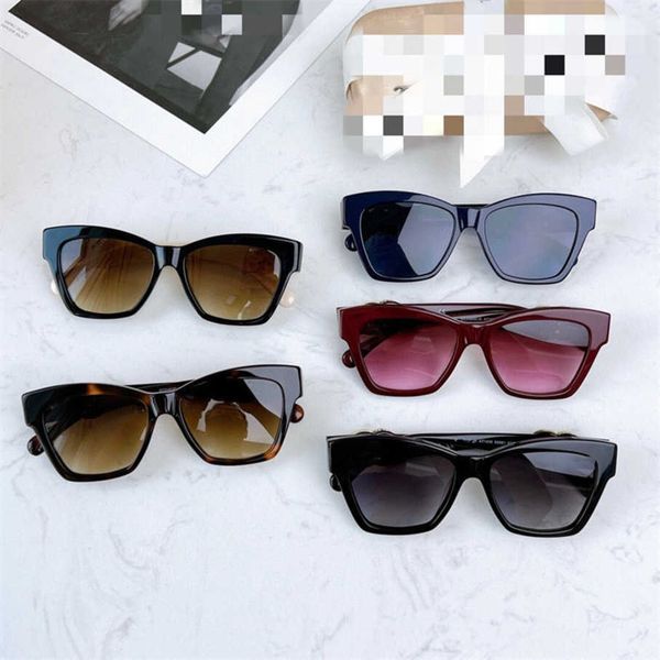 

2023 new luxury designer cat's eye plate with diamond sunglasses star net red same anti ultraviolet sunglasses 71438, White;black