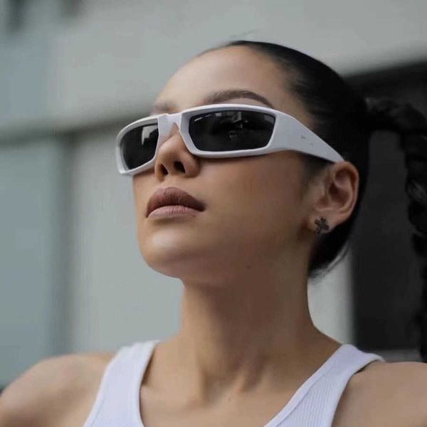 

2023 new luxury designer pjia new ins net red same plate swing concave sunglasses spr25y, White;black