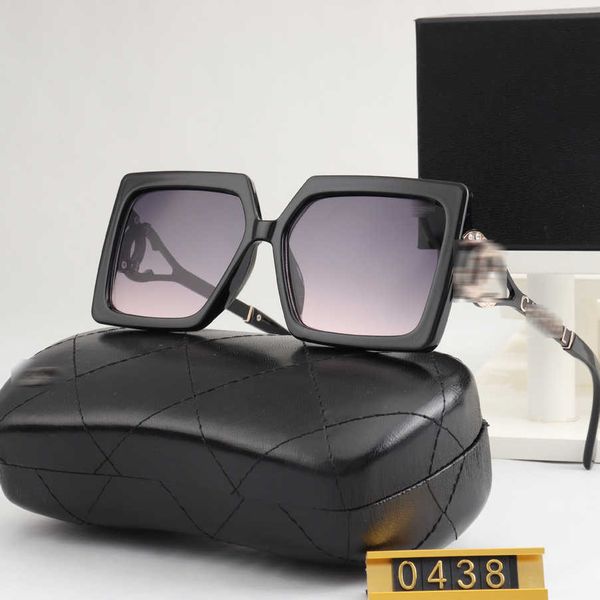 

luxury designer 2023 new high-definition fashionable generous frame gradient color women's and sunglasses, White;black