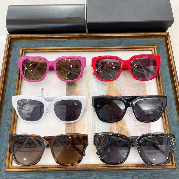 

2023 new luxury designer family b's new plate box sunglasses fashionable men's and women's ins popular online stars same sung, White;black