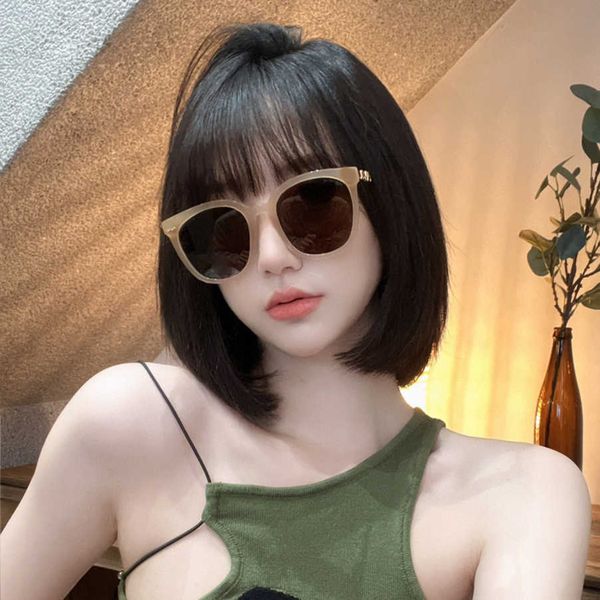 

luxury designer sunglasses 2023 new large box small fragrance same style pink chain letter legs uv resistant sunglasses, White;black